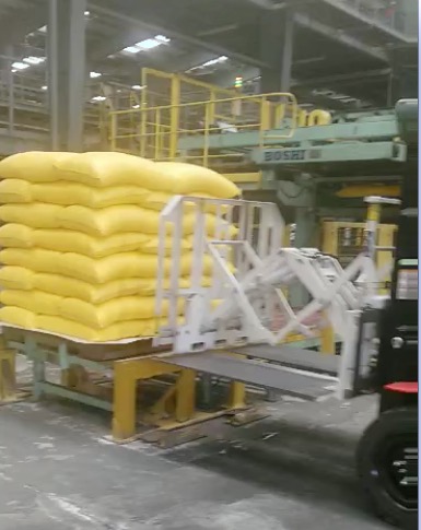 Pri manipulácii s hnojivom používajte vysokozdvižné vozíky