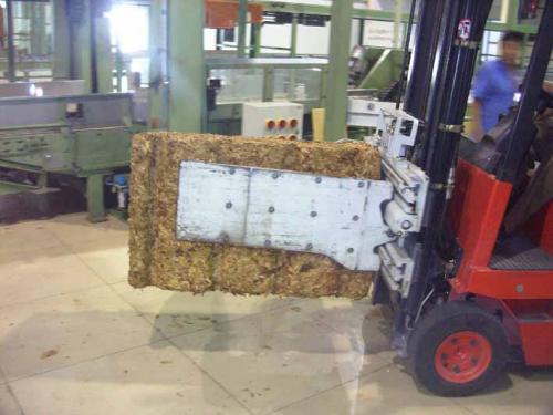 Viacúčelové upínacie zariadenie pre vysokozdvižné vozíky